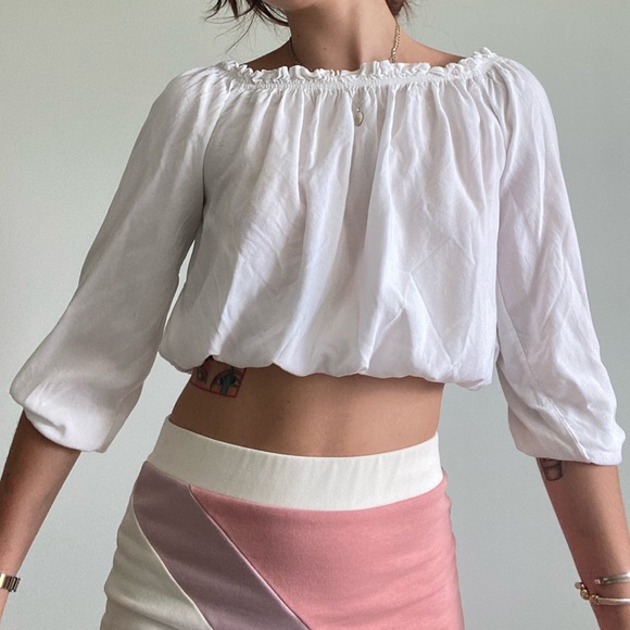 Brandy Melville off the shoulder peasant shirt - Picture 2 of 4